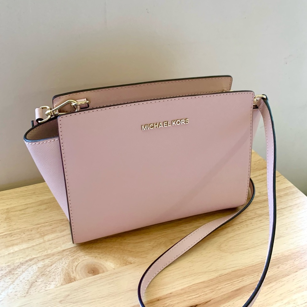 NWOT/ Michael Kors Crossbody bag, Light Pink